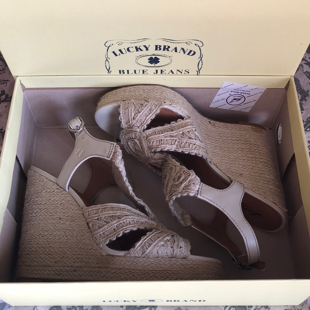 Lucky wedge shoes